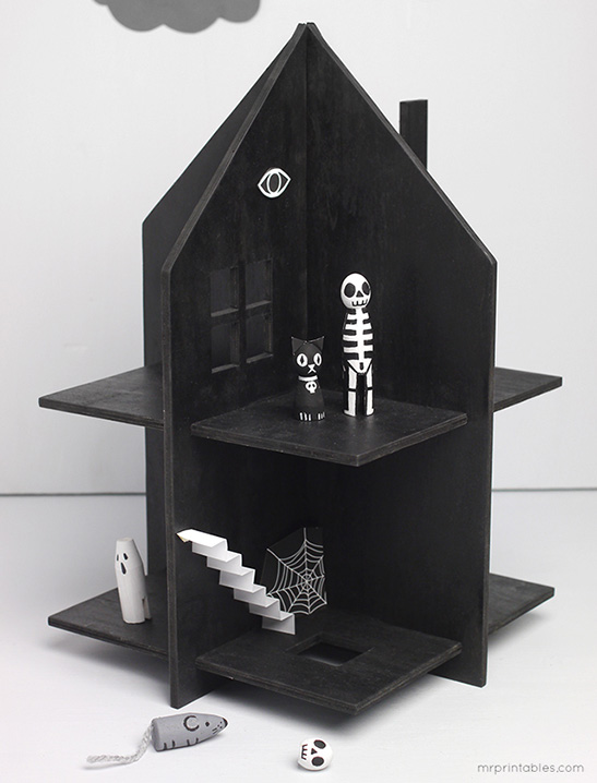 Haunted Dolls House with Peg Dolls — image 3